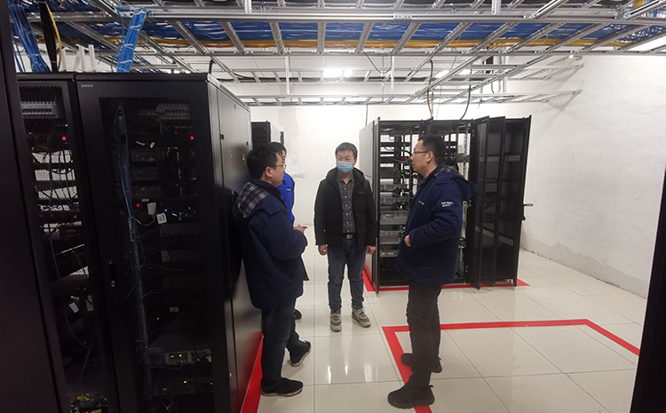 金雞灘煤礦數(shù)據(jù)機房全氟己酮滅火裝置安裝完成！